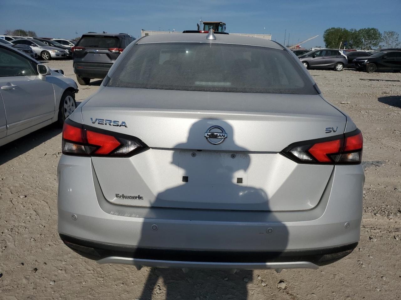 2021 Nissan Versa Sv - Image 6
