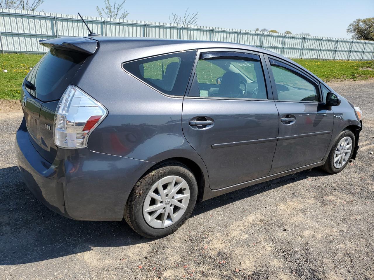 2013 Toyota Prius V - Фото 3