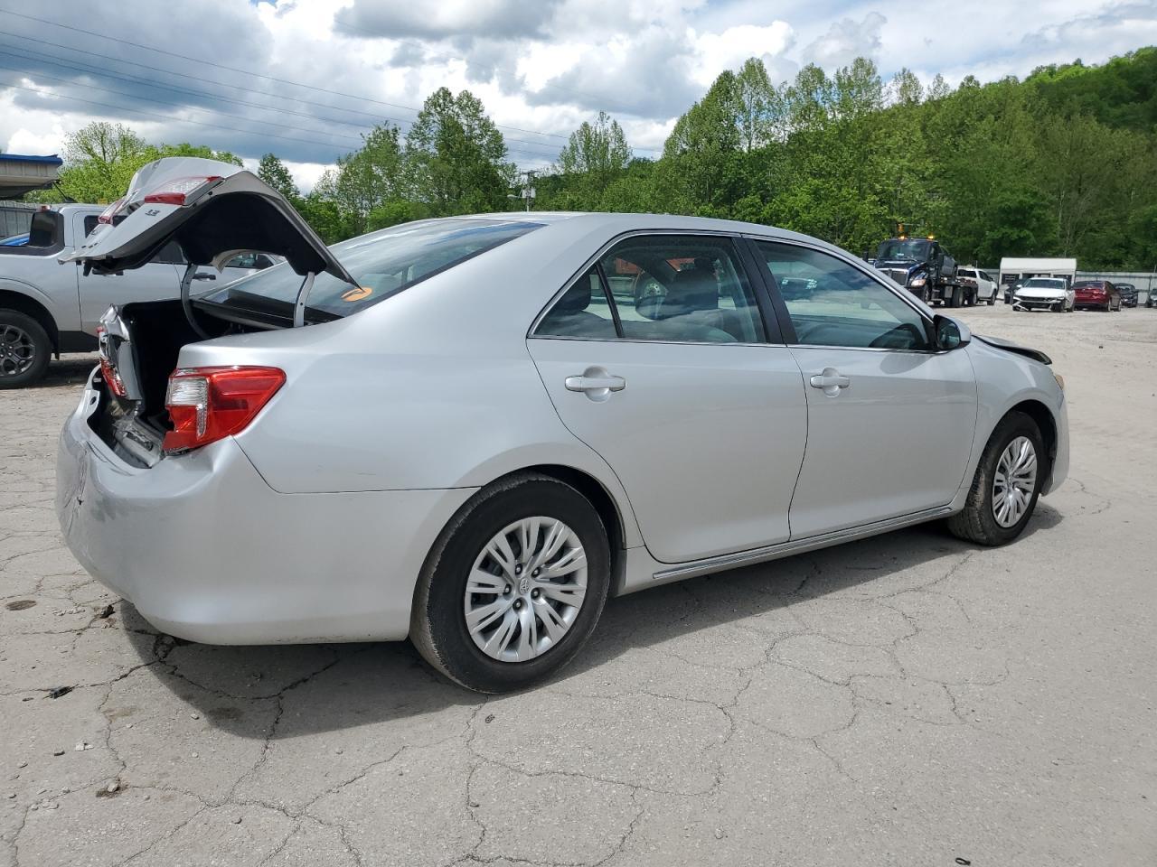2013 Toyota Camry L - Фото 3