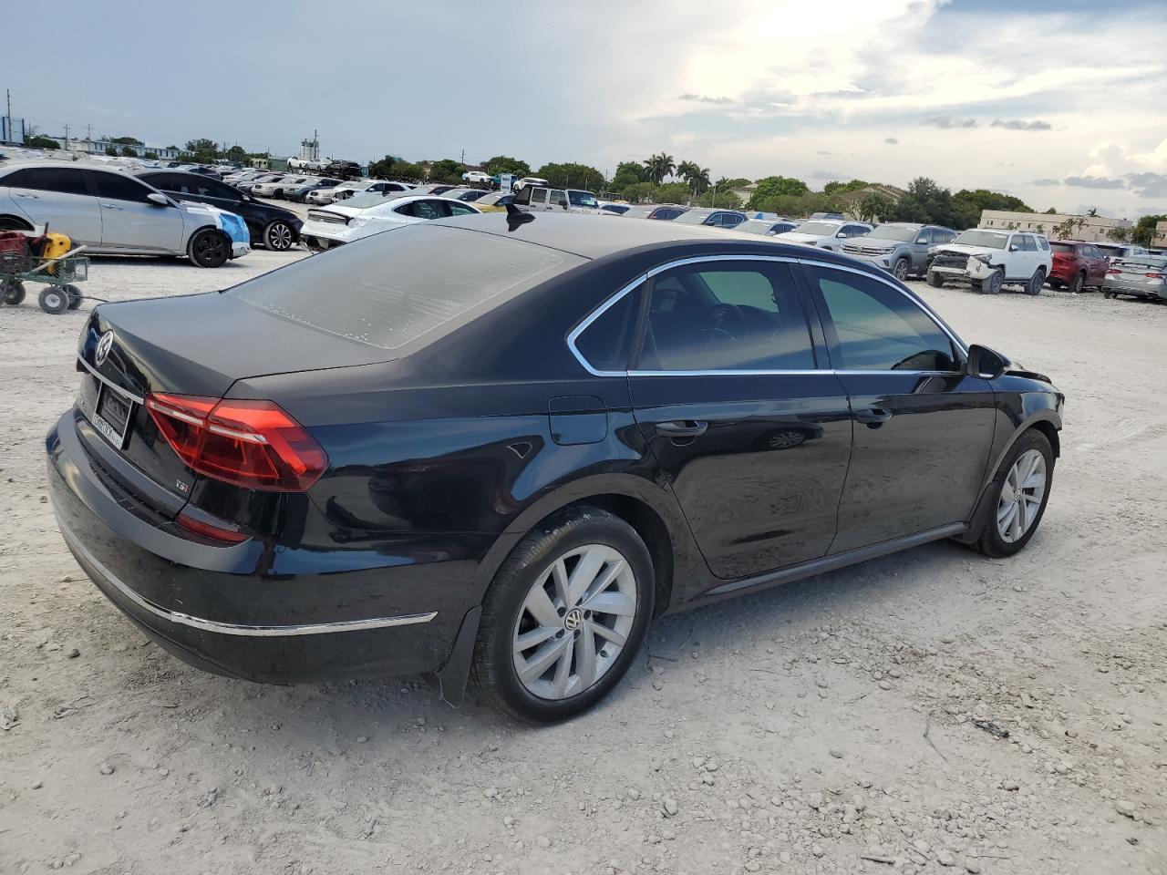 2018 Volkswagen Passat Se - Фото 3