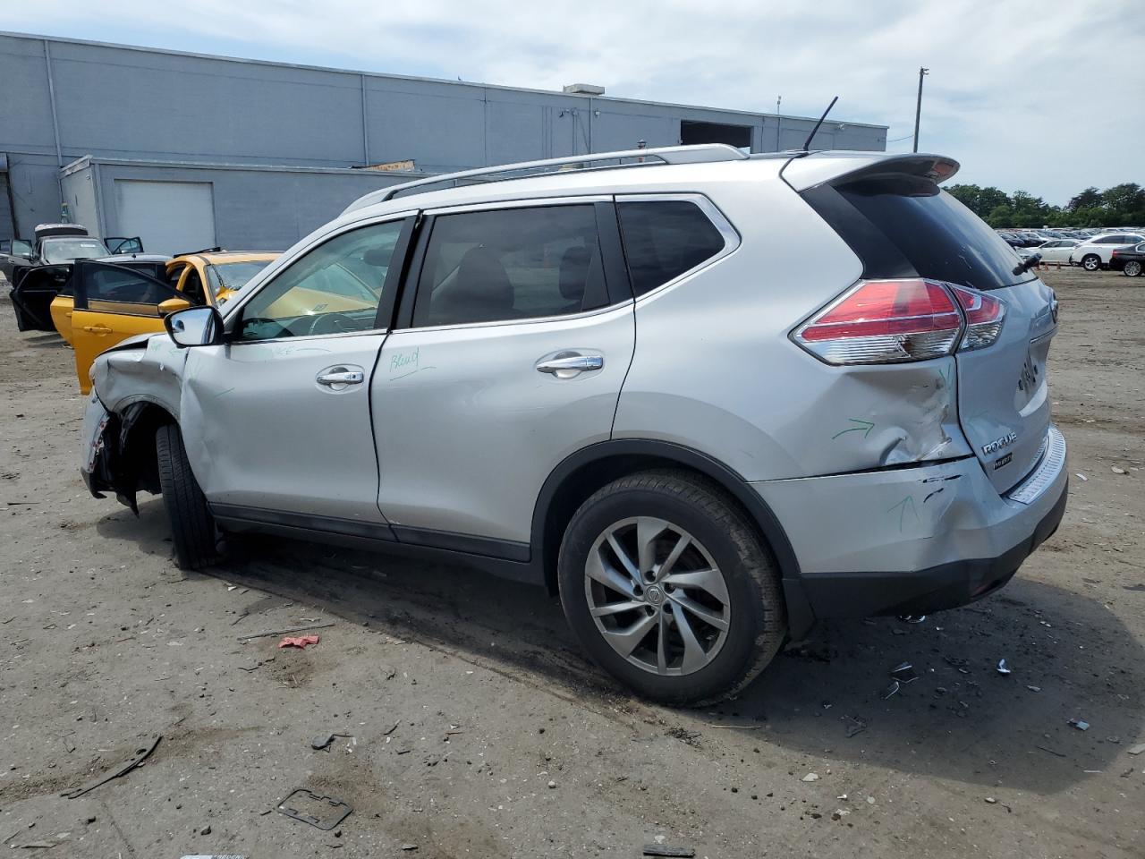 2015 Nissan Rogue S - Фото 2