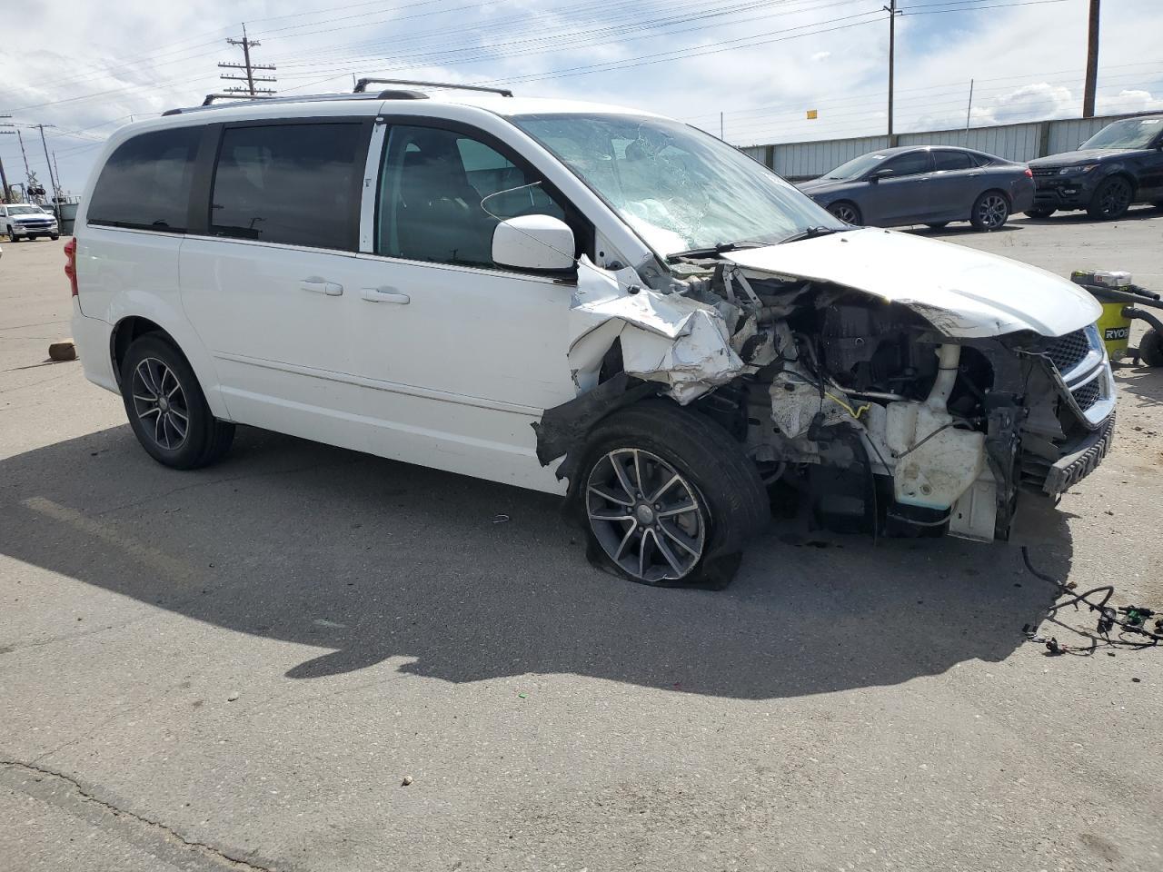 2017 Dodge Grand Caravan Sxt - Image 4