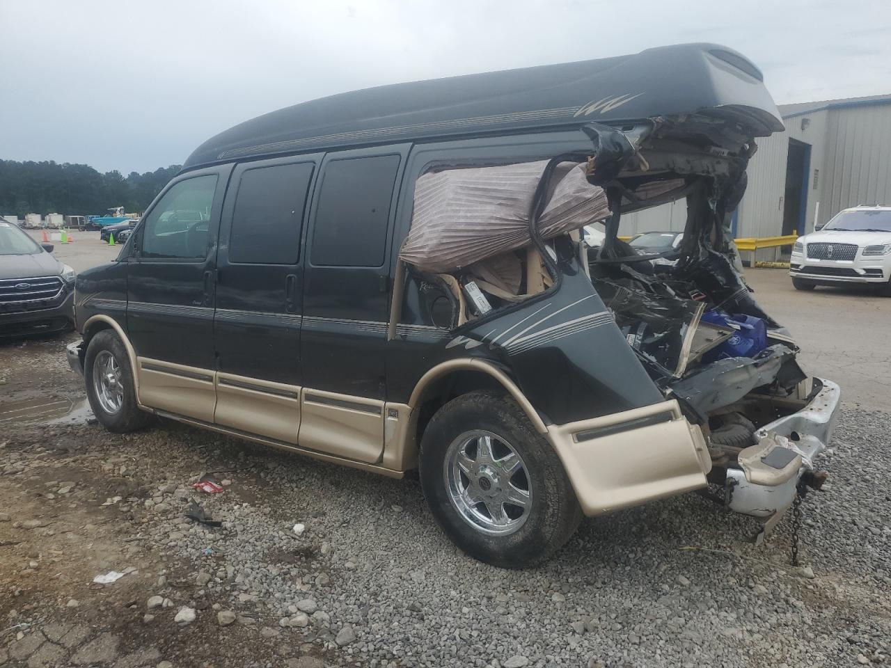 2003 Chevrolet Express G1500 - Фото 2