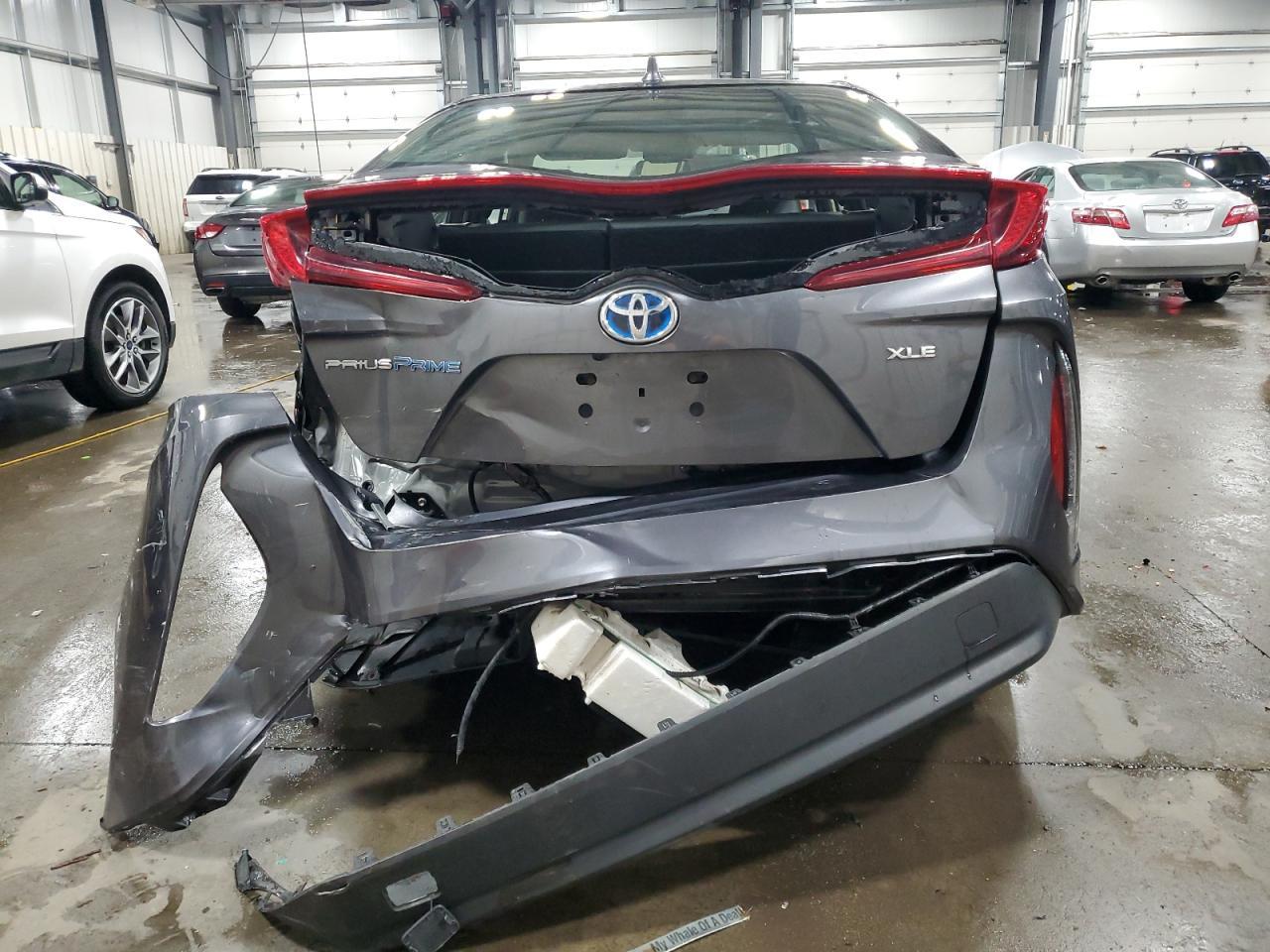 2021 Toyota Prius Prime Le - Фото 6