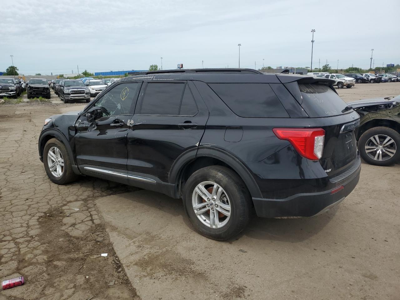 2023 Ford Explorer Xlt - Фото 2