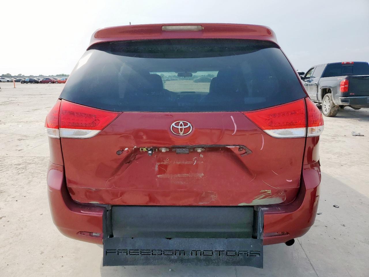 2014 Toyota Sienna Le - Фото 6