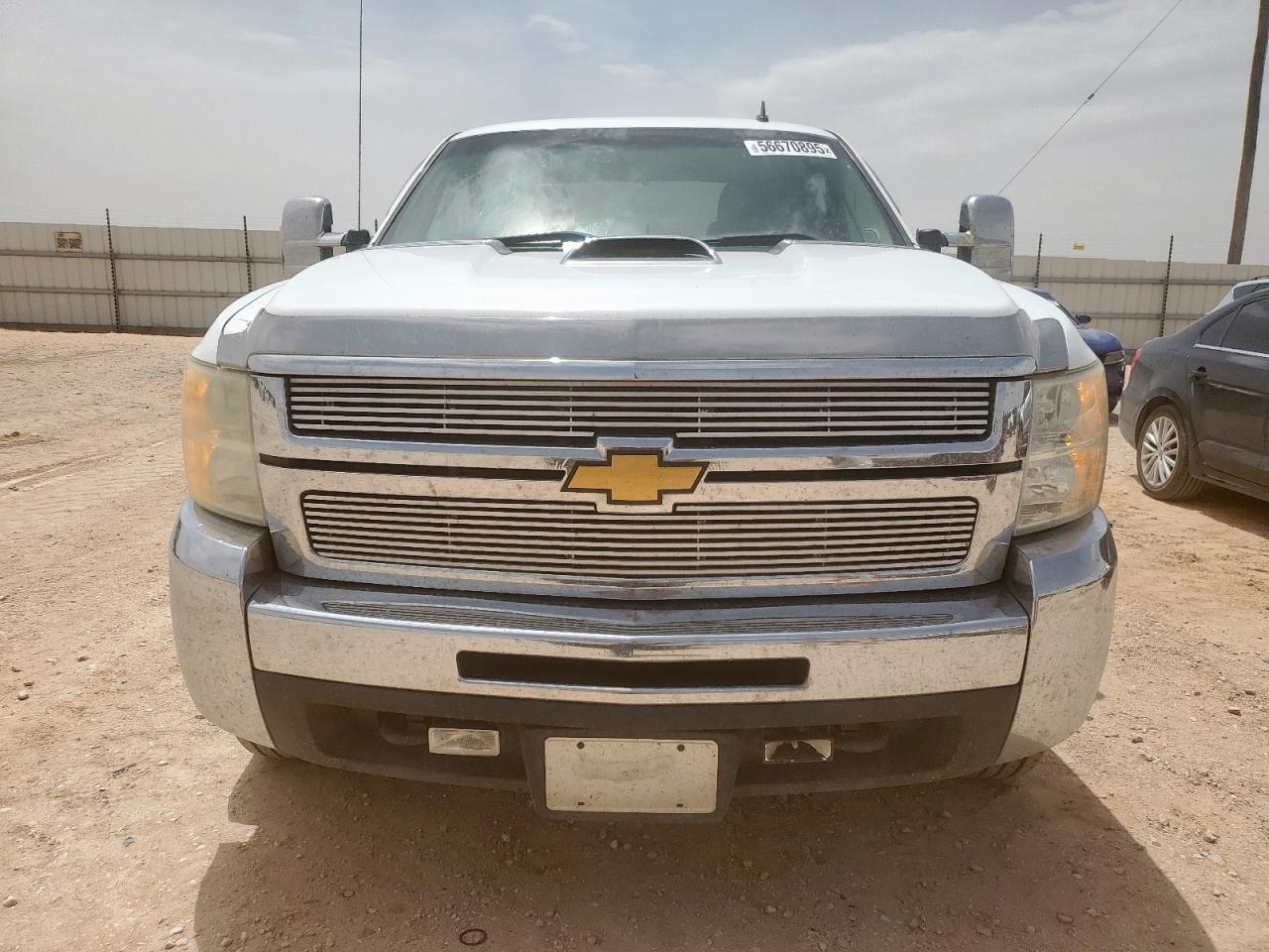 2009 Chevrolet Silverado C2500 Heavy Duty - Image 5