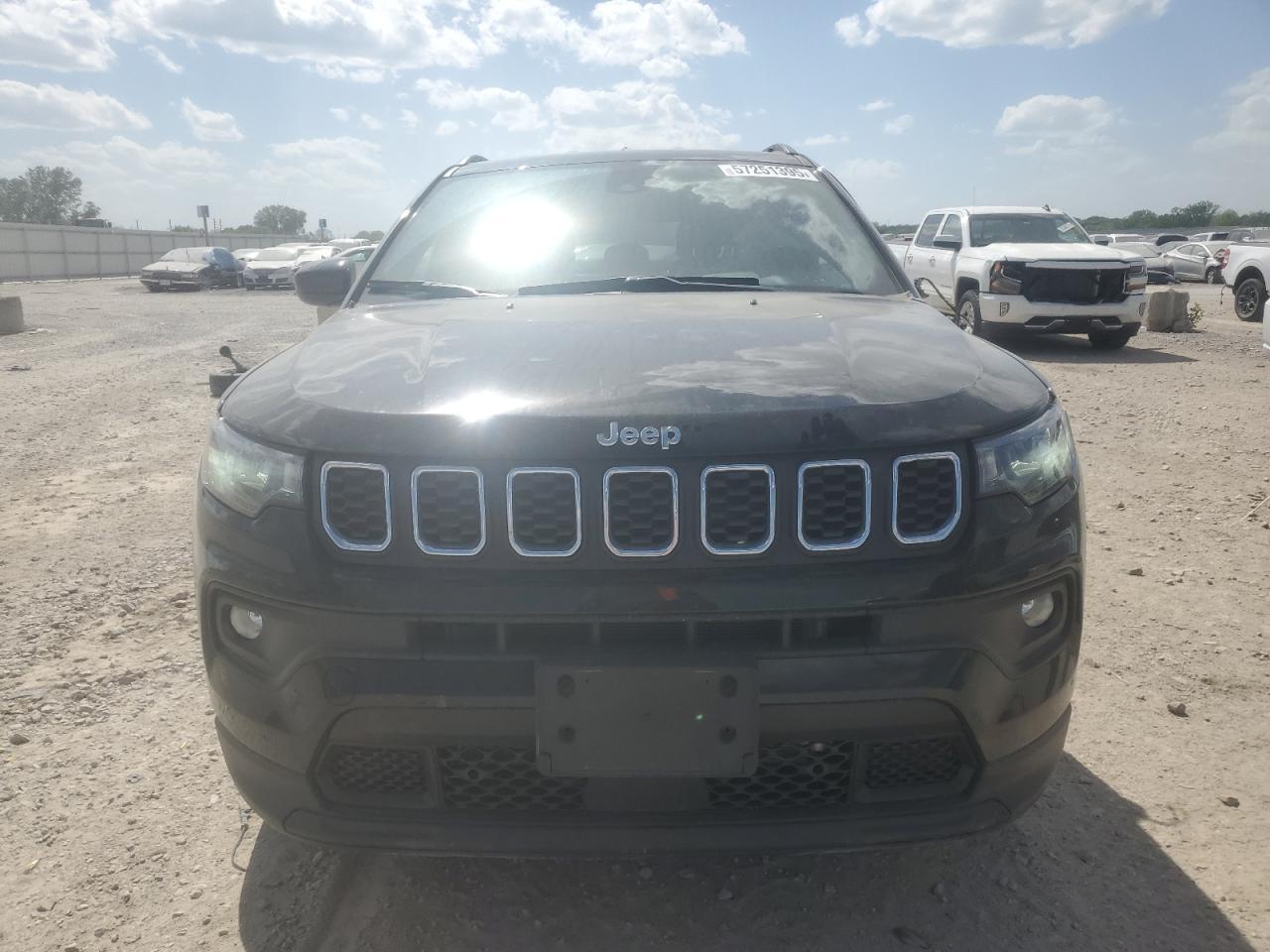 2024 Jeep Compass Latitude Lux - Image 5