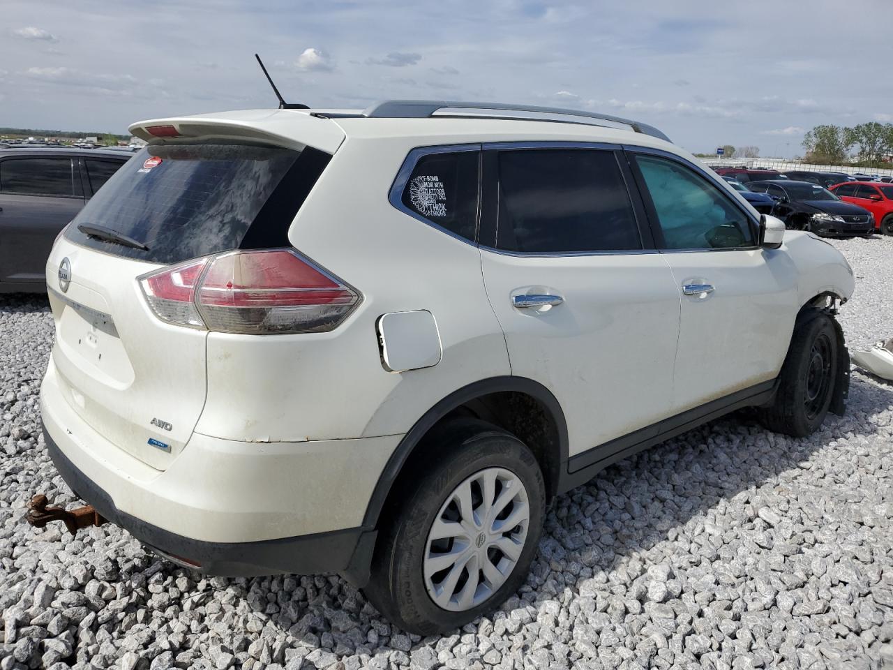 2015 Nissan Rogue S - Image 3