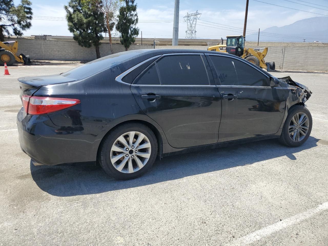 2015 Toyota Camry Le - Фото 3