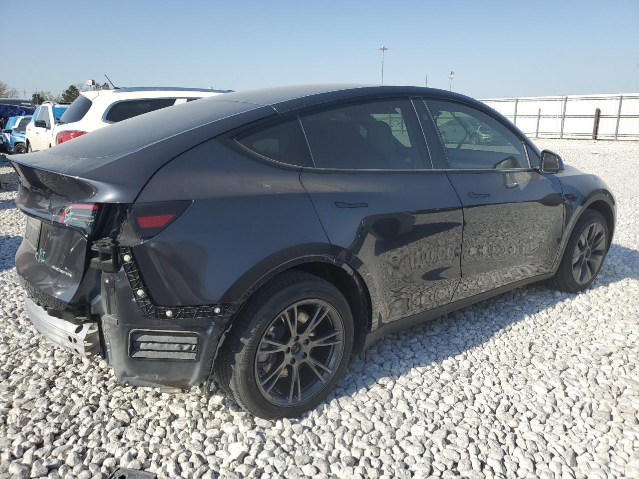 2024 Tesla Model Y - Фото 3