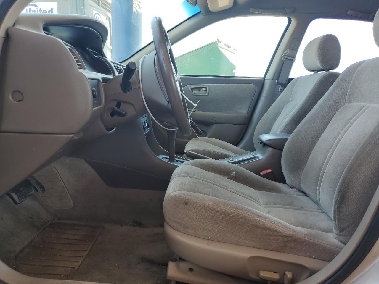 2001 Toyota Camry Le - Фото 7