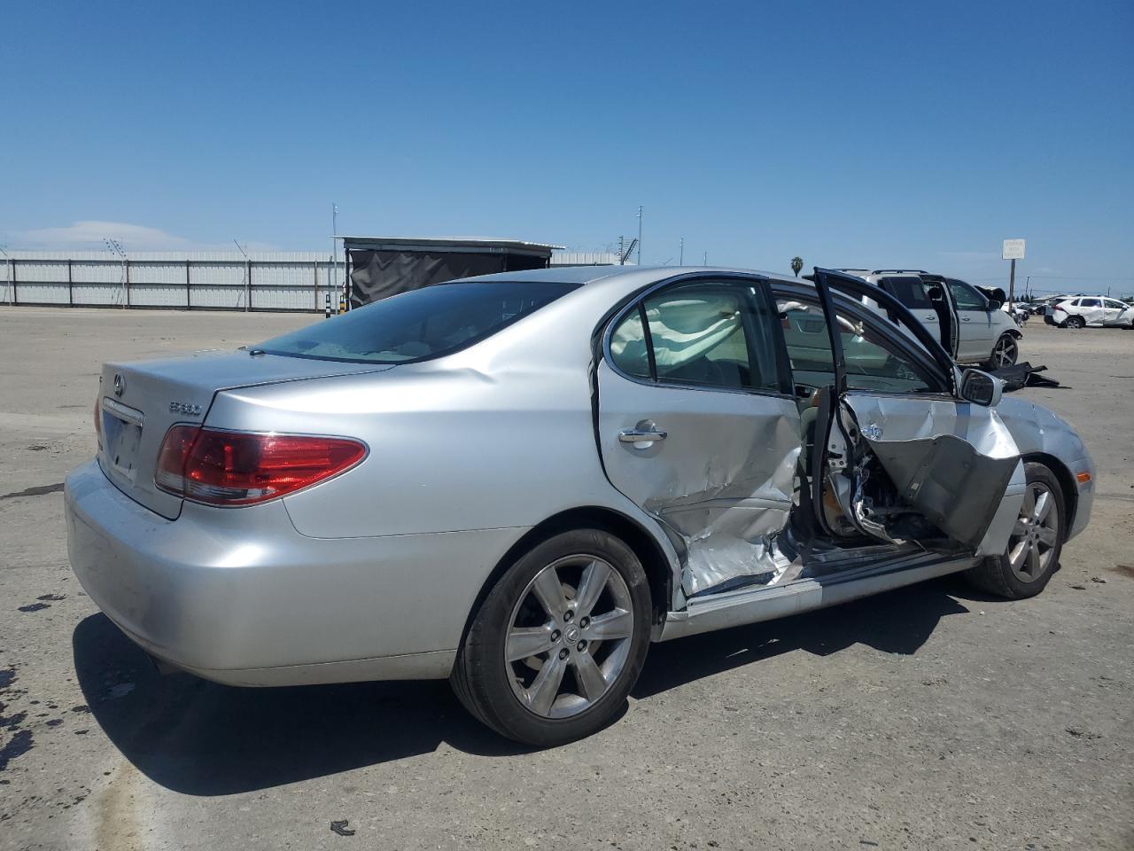 2005 Lexus Es 330 - Image 3