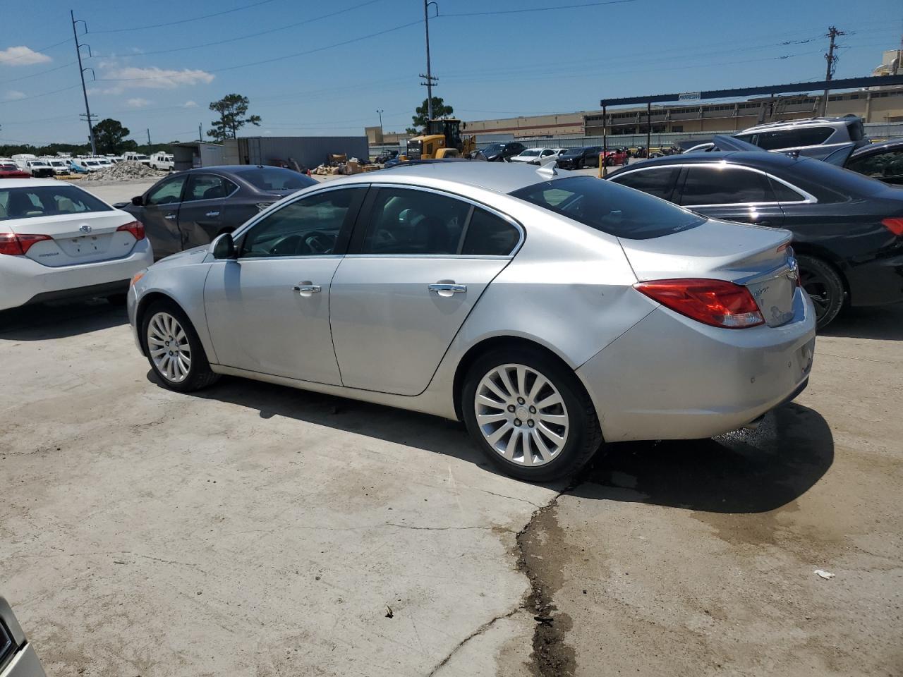 2013 Buick Regal Premium - Image 2