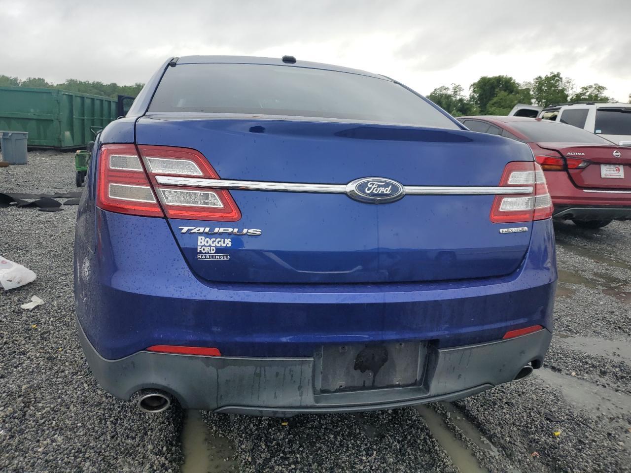 2015 Ford Taurus Se - Фото 6