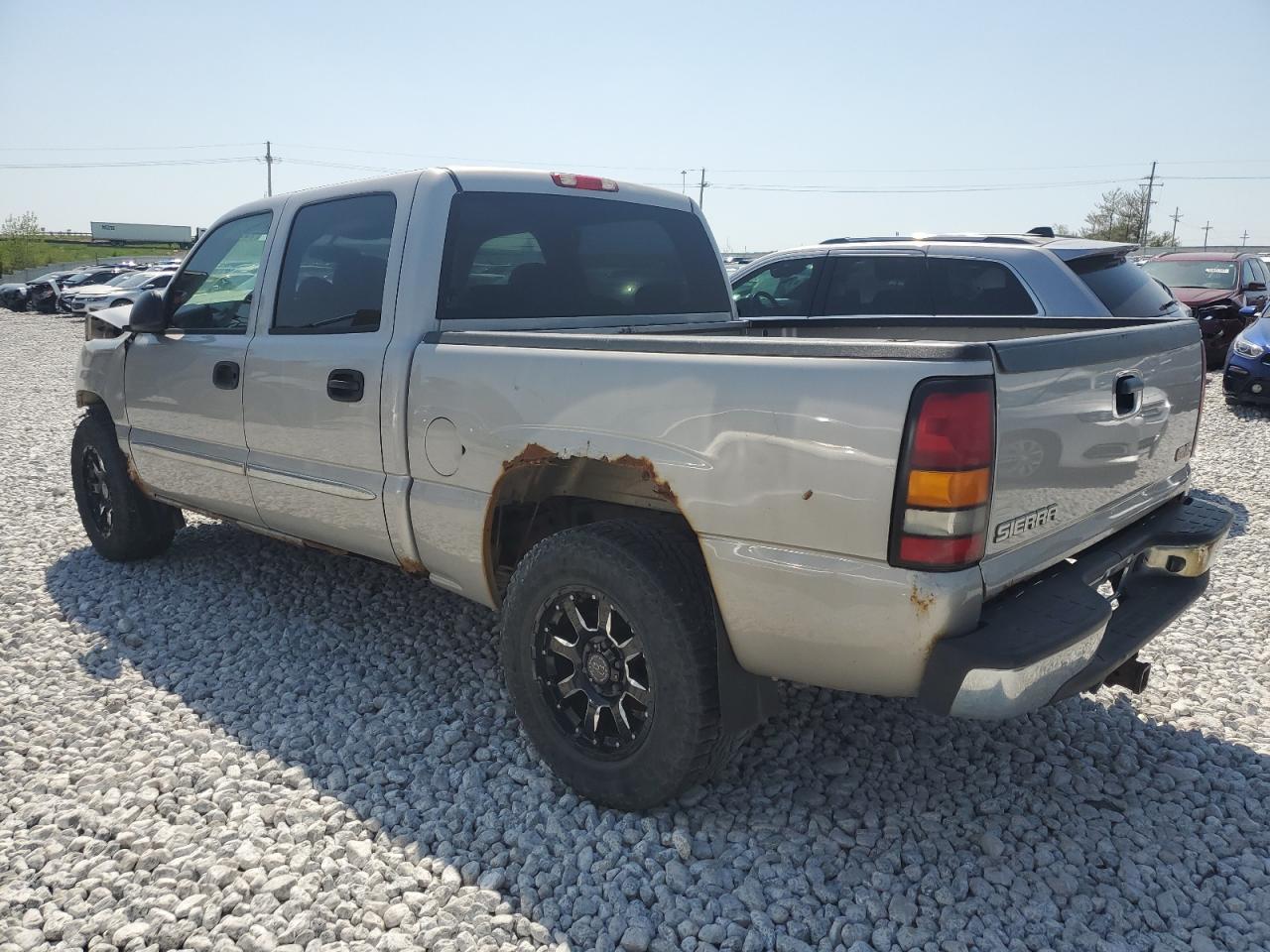 2004 GMC New Sierra K1500 - Фото 2