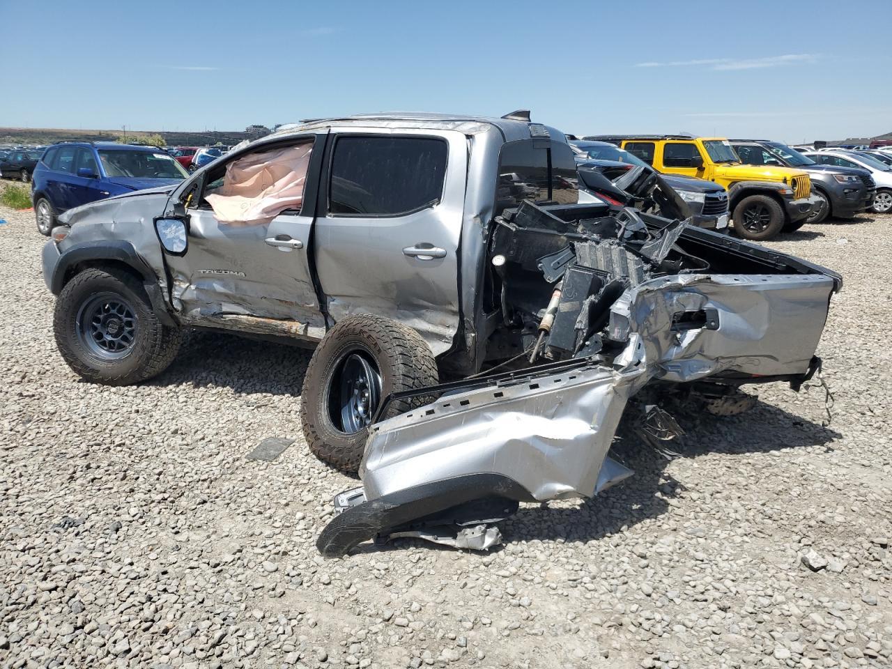2017 Toyota Tacoma Double Cab - Image 2