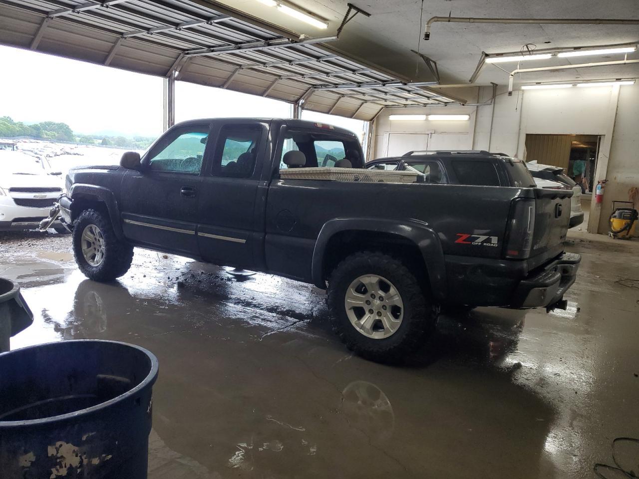2004 Chevrolet Silverado K1500 - Фото 2
