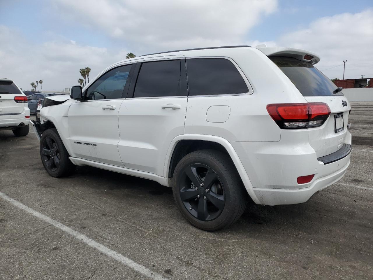 2015 Jeep Grand Cherokee Laredo - Image 2