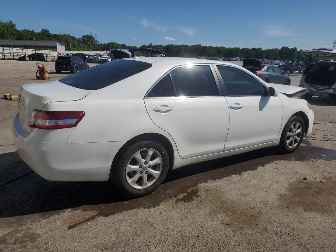 2010 Toyota Camry Base - Фото 3