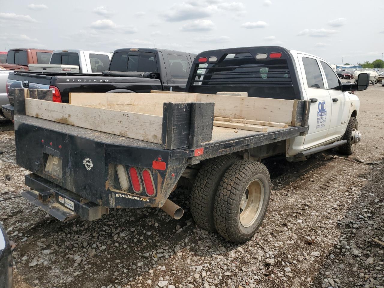 2022 Ram 3500 - Фото 3