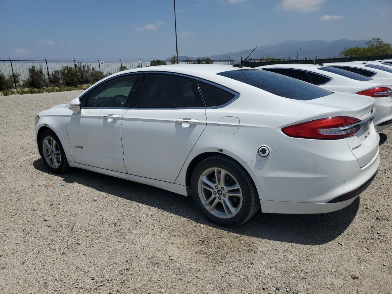 2018 Ford Fusion Se Hybrid - Image 2