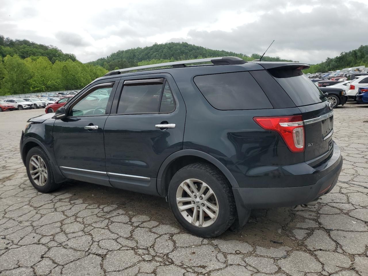 2015 Ford Explorer Xlt - Фото 2