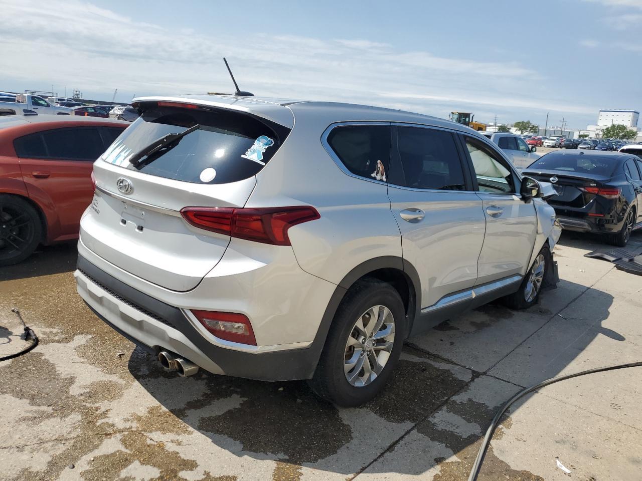 2019 Hyundai Santa Fe Se - Image 3