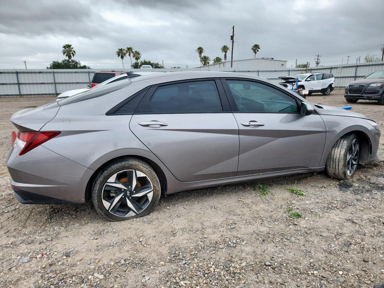 2023 Hyundai Elantra Sel - Фото 3