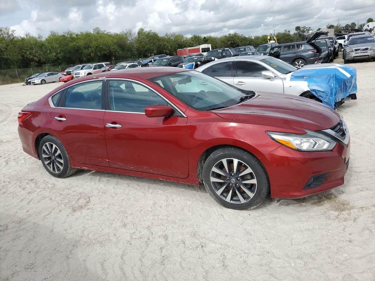 2017 Nissan Altima 2.5 - Фото 4