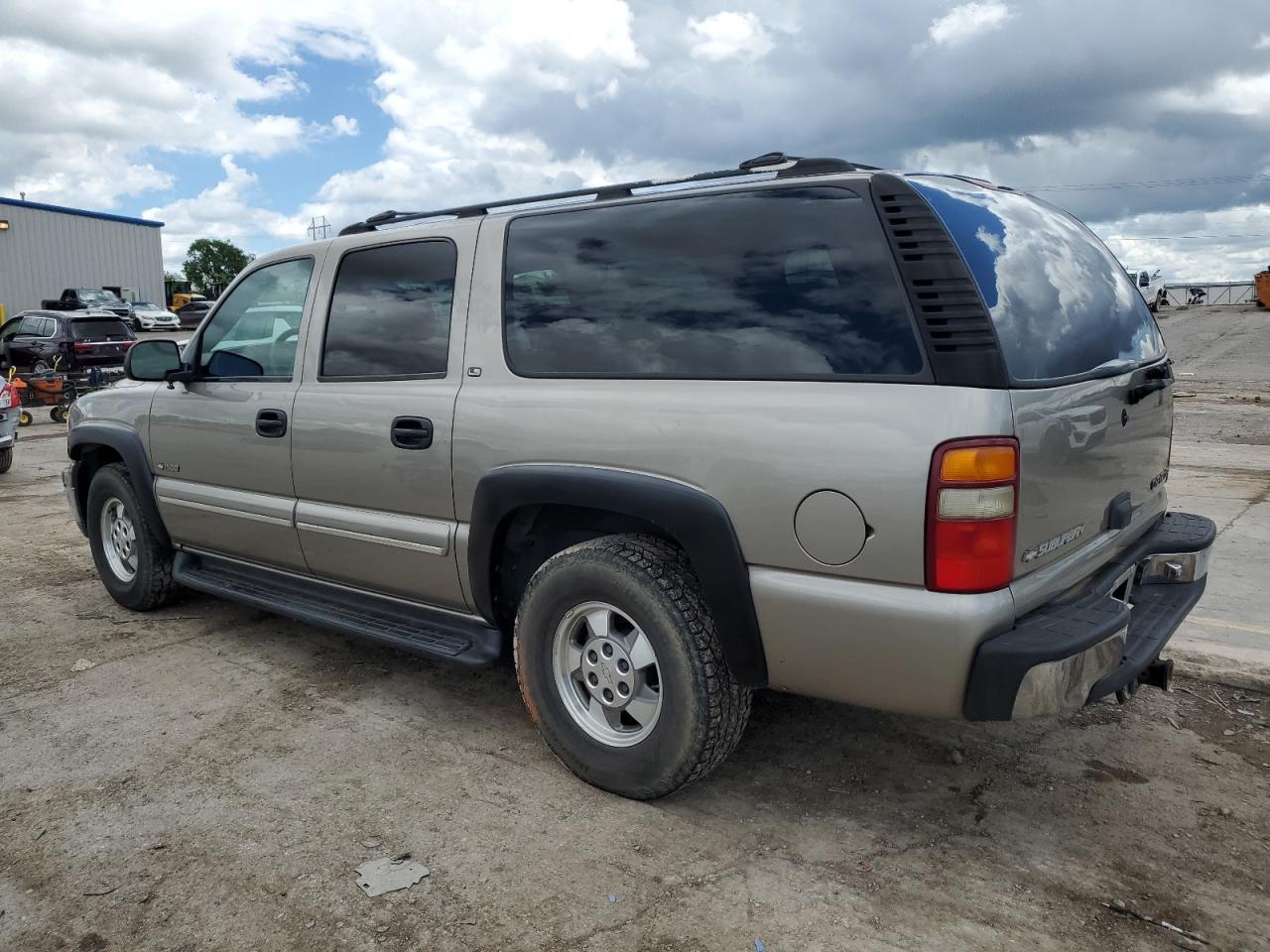 2000 Chevrolet Suburban K1500 - Image 2