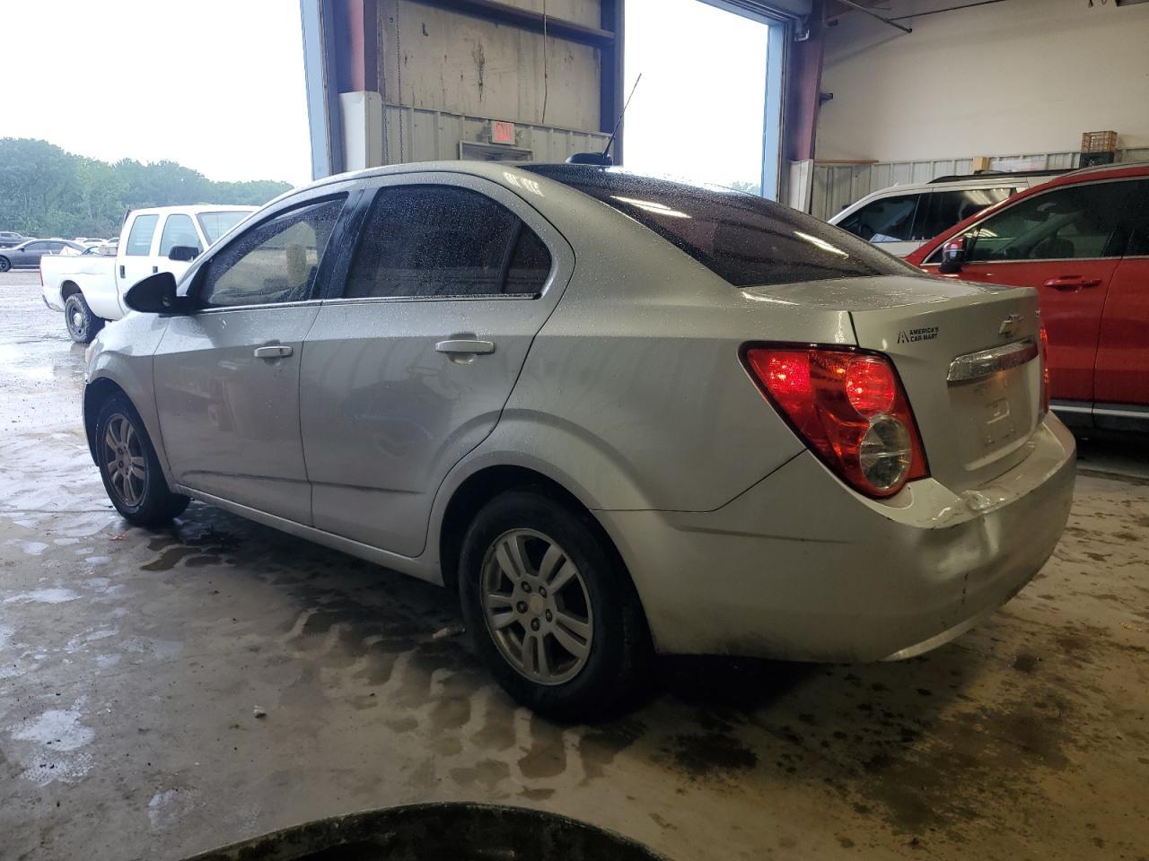 2015 Chevrolet Sonic Lt - Фото 2