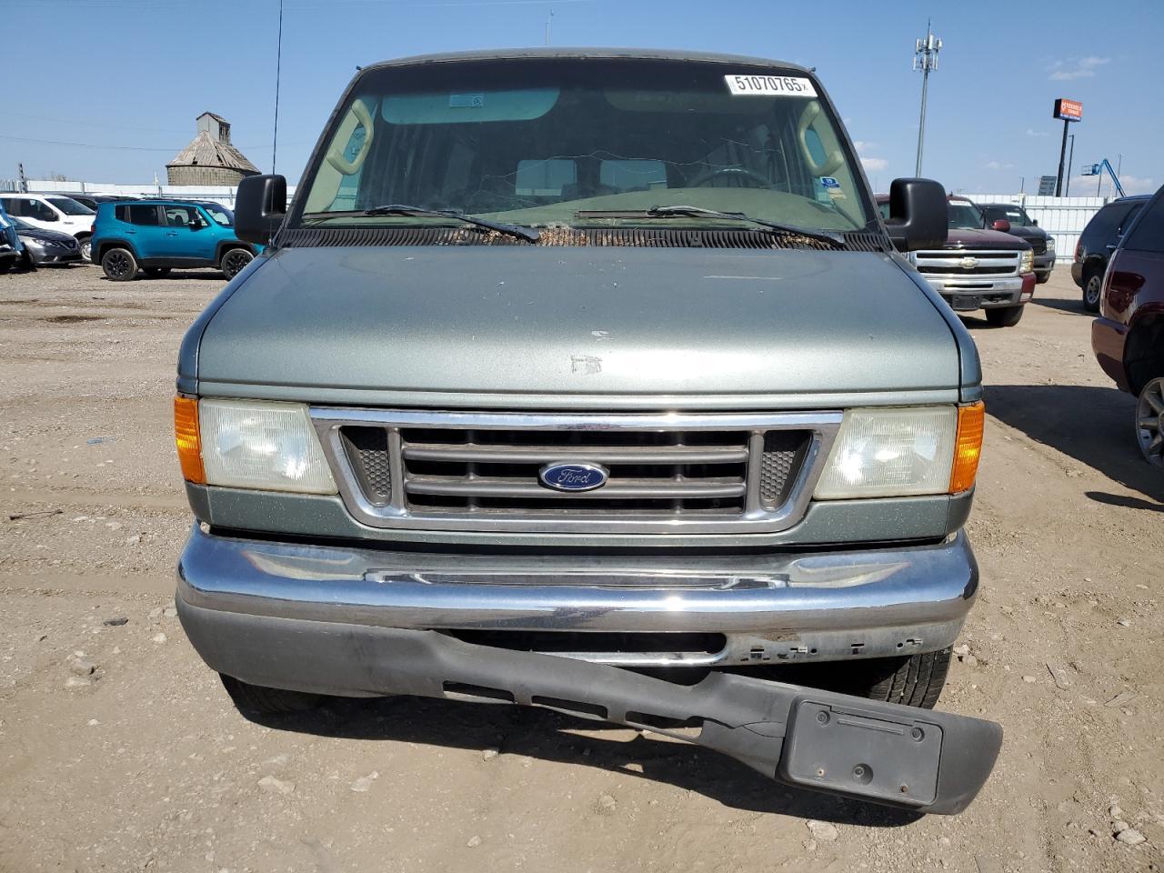 2006 Ford Econoline E350 Super Duty Wagon - Image 5