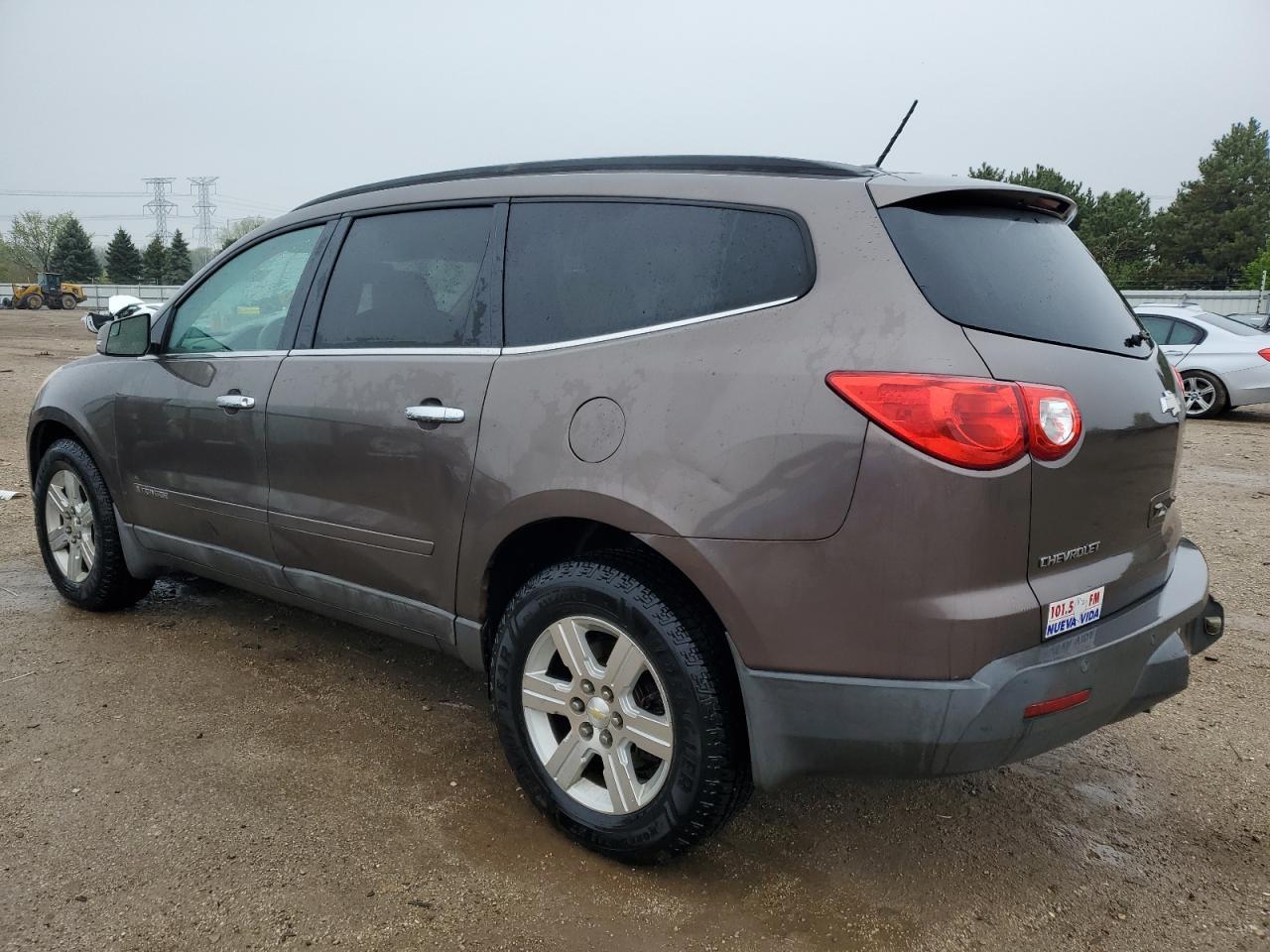 2009 Chevrolet Traverse Lt - Фото 2