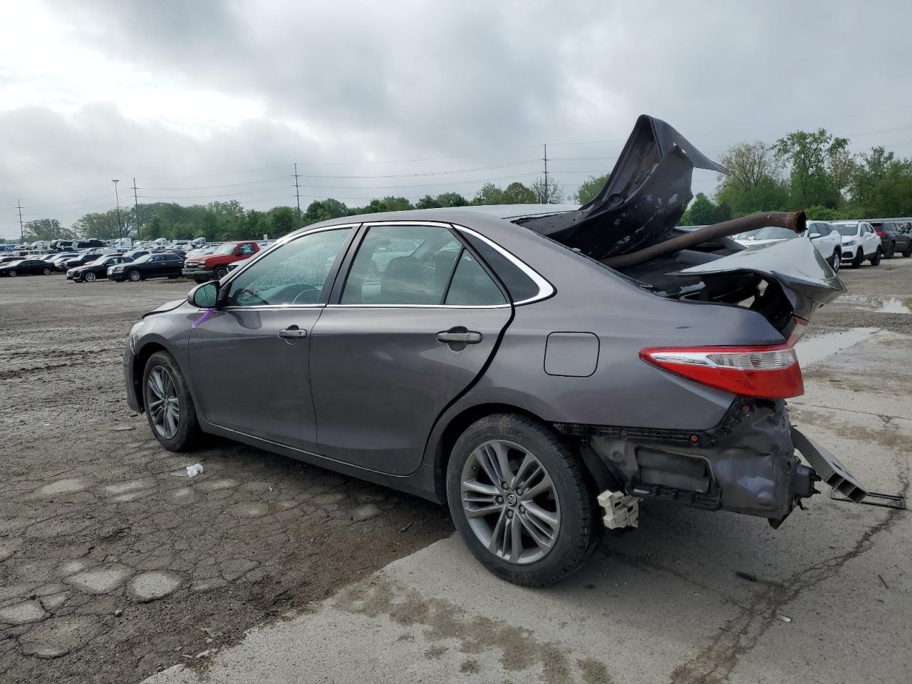 2015 Toyota Camry Le - Фото 2