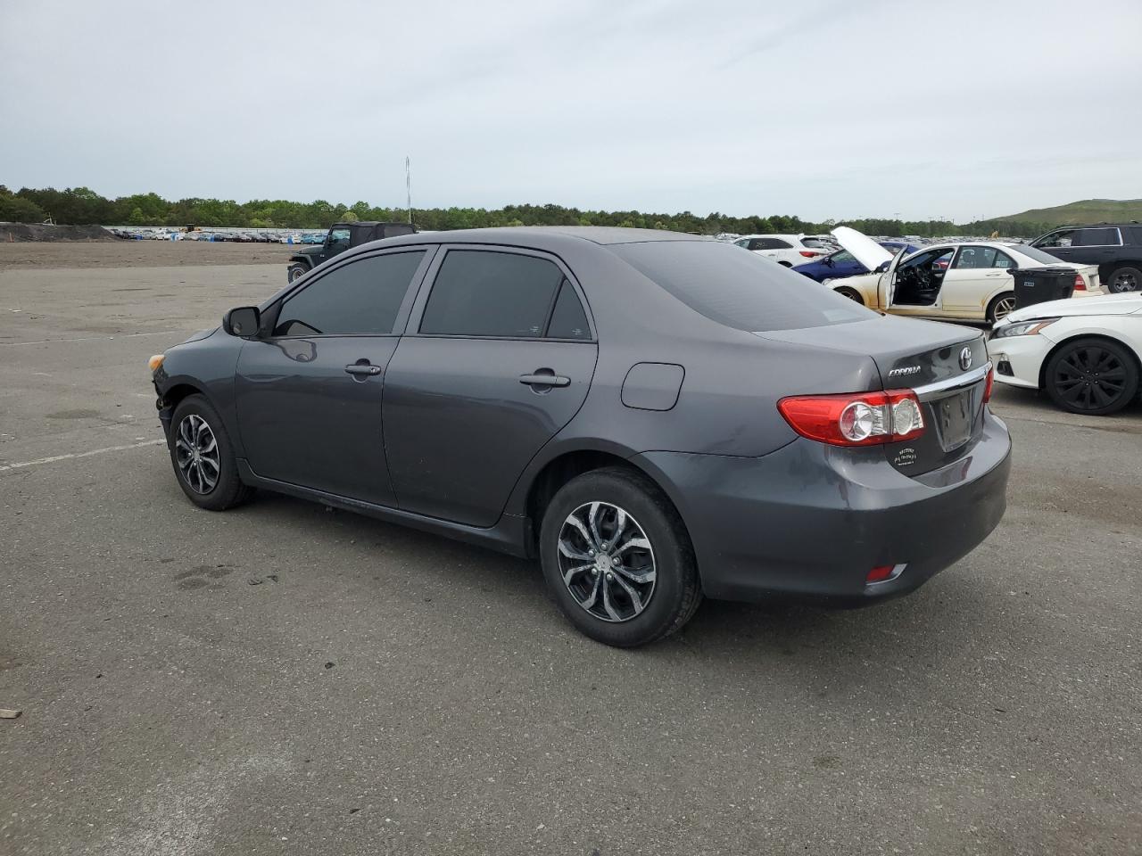 2013 Toyota Corolla Base - Фото 2