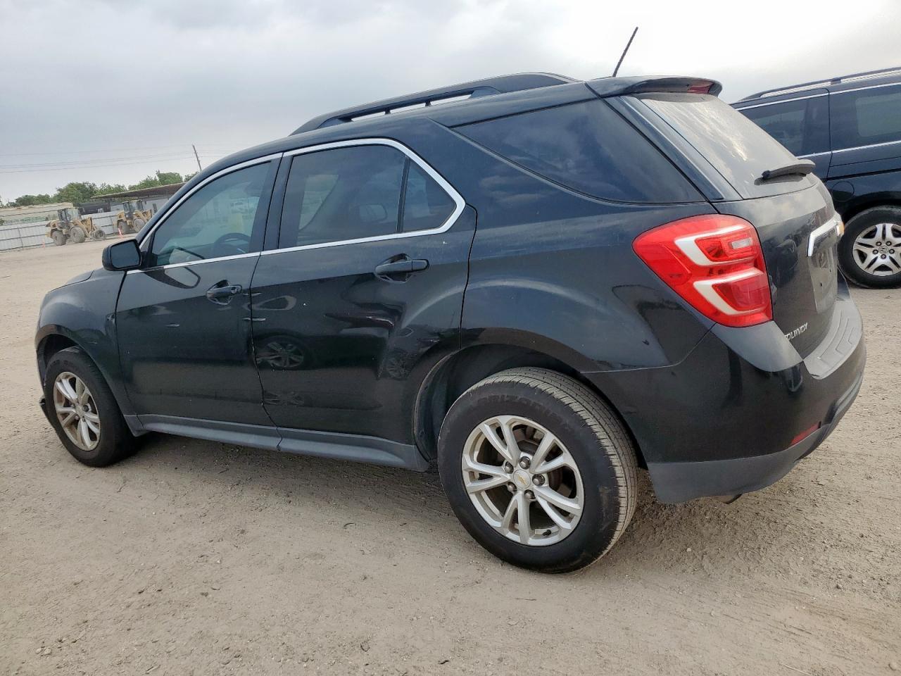 2017 Chevrolet Equinox Lt - Image 2