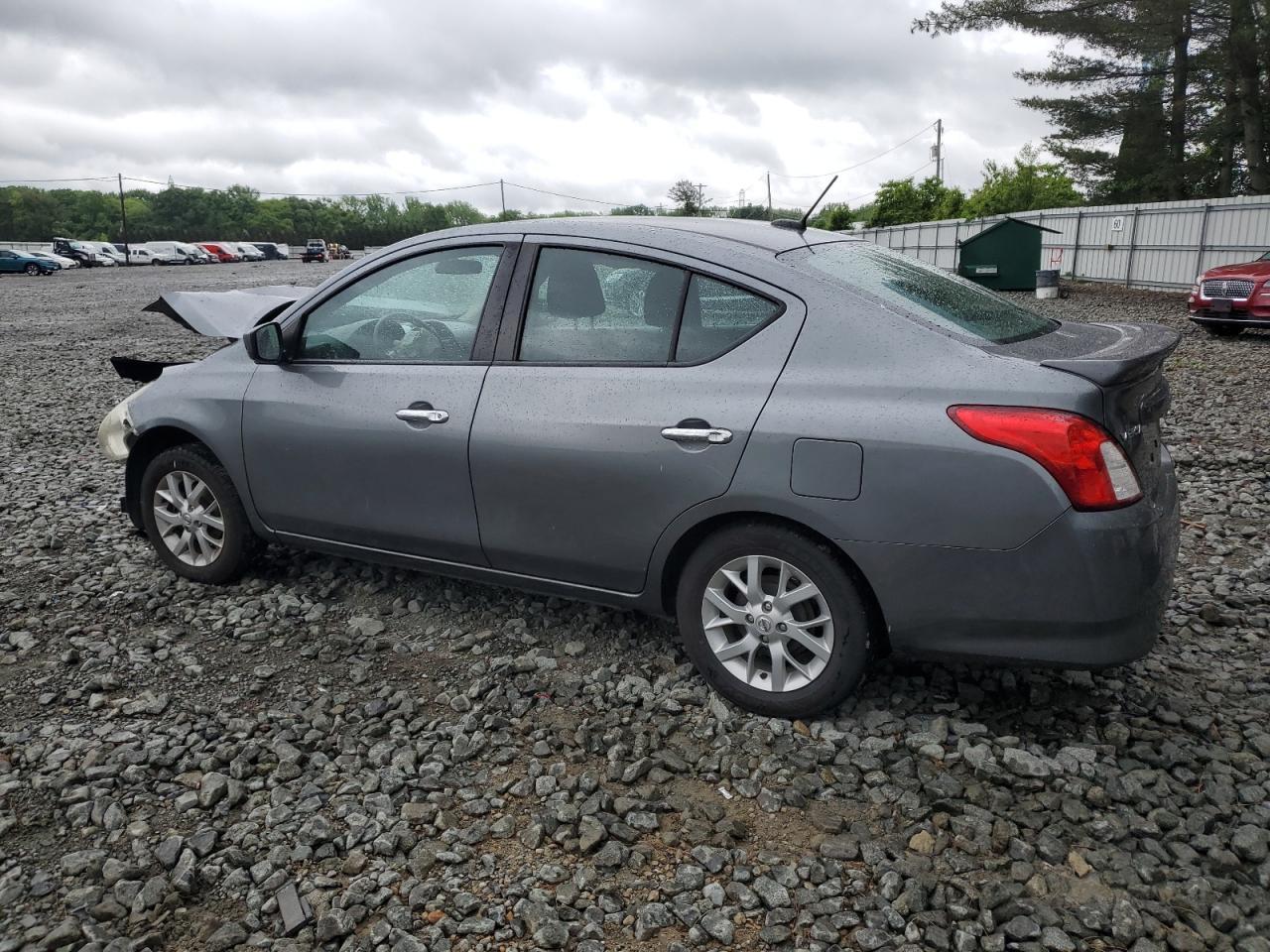 2018 Nissan Versa S - Фото 2