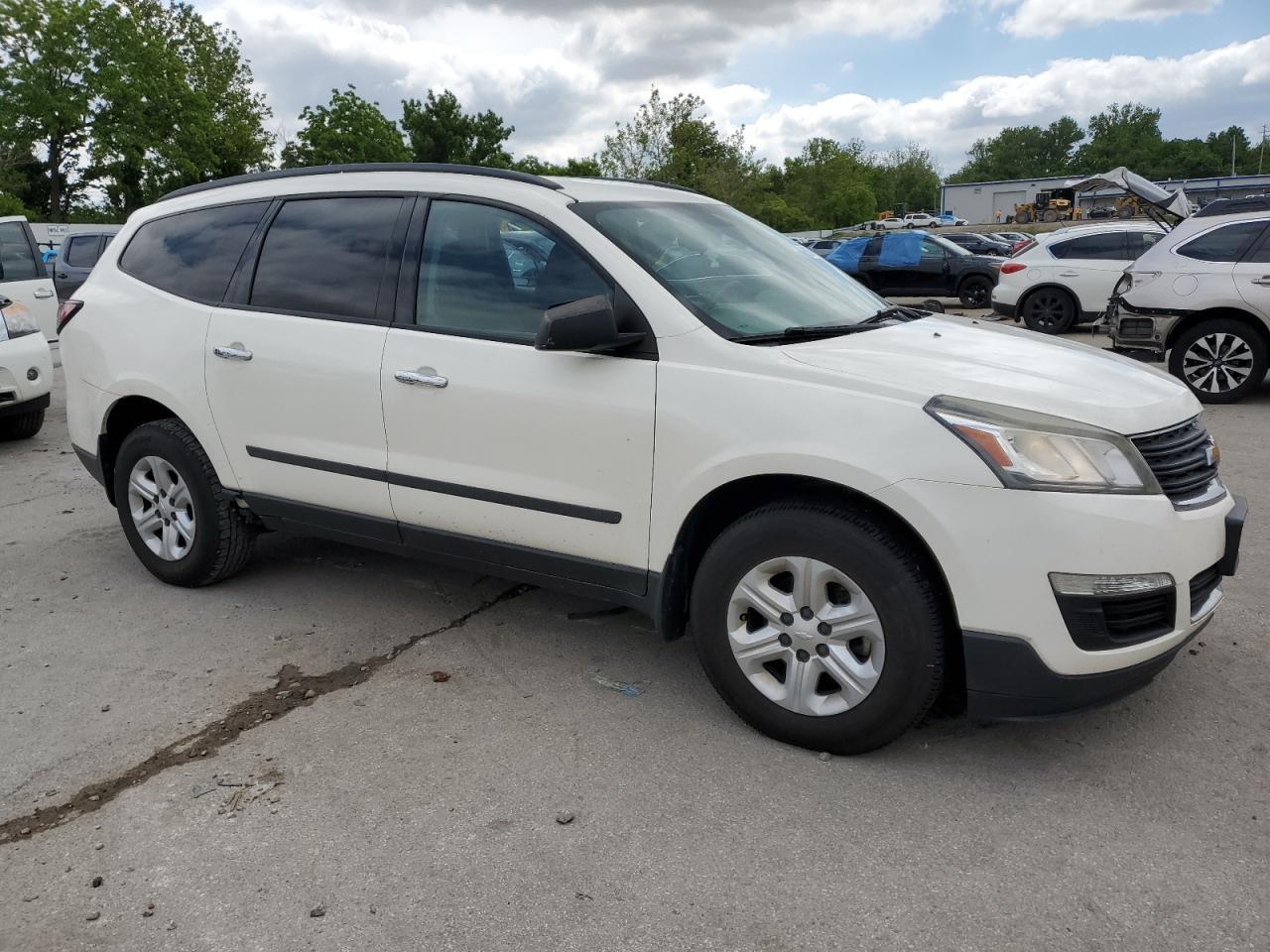 2015 Chevrolet Traverse Ls - Фото 4