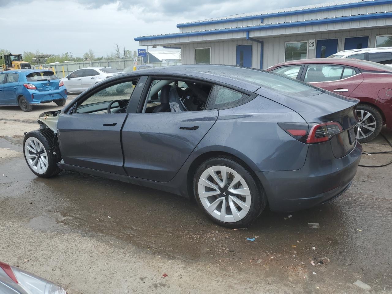 2023 Tesla Model 3 - Фото 2