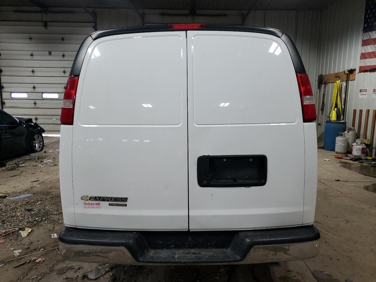 2016 Chevrolet Express G2500 - Image 6