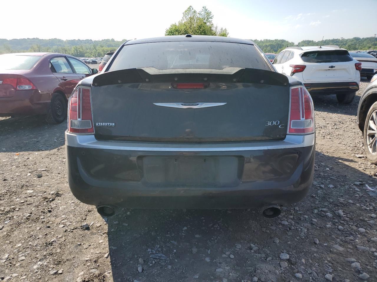 2012 Chrysler 300C Luxury - Image 6