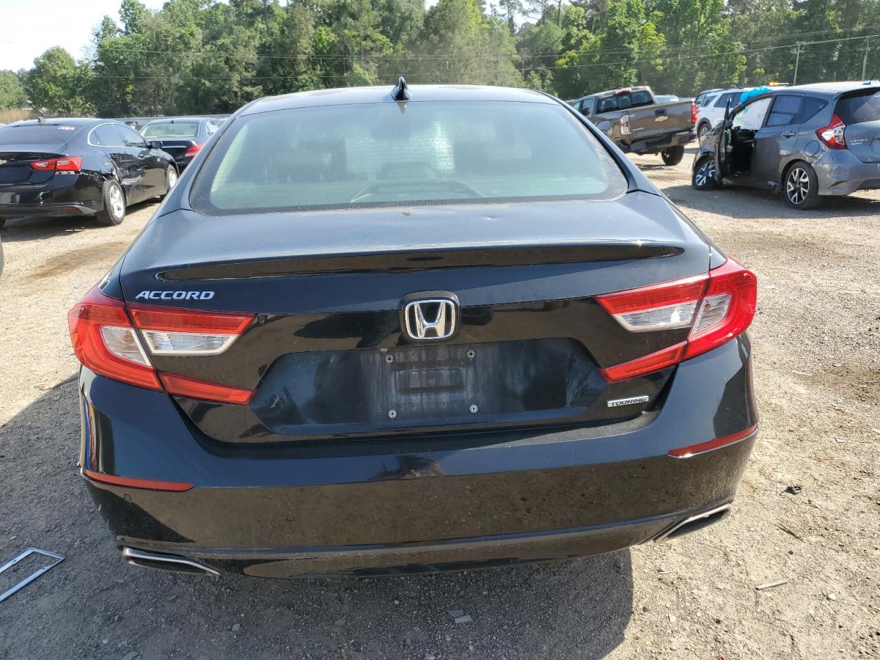 2018 Honda Accord Touring - Image 6