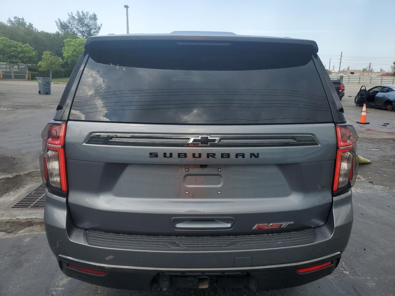 2021 Chevrolet Suburban C1500 Rst - Image 6