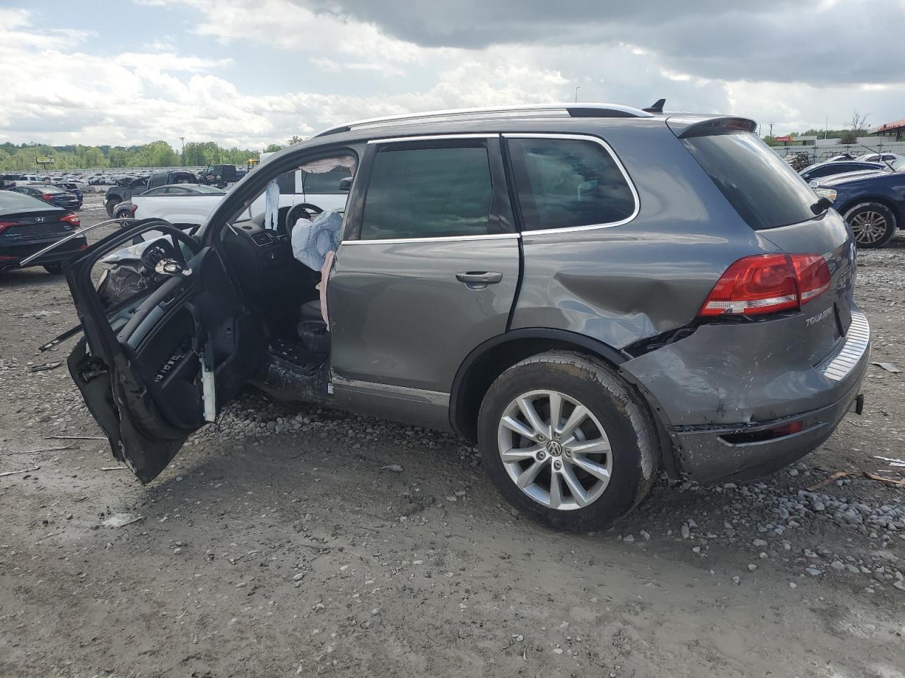 2014 Volkswagen Touareg V6 - Фото 2