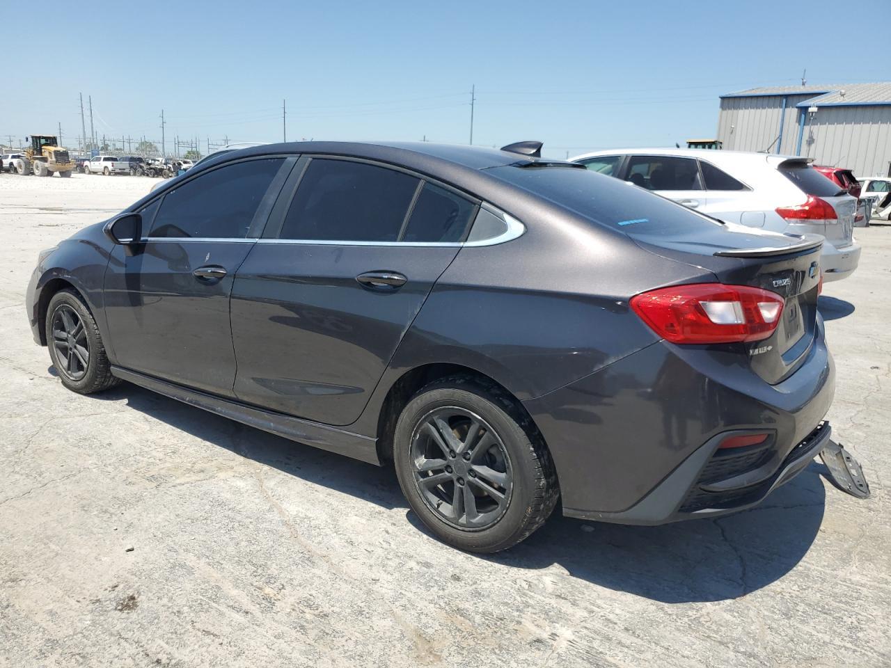 2017 Chevrolet Cruze Lt - Фото 2