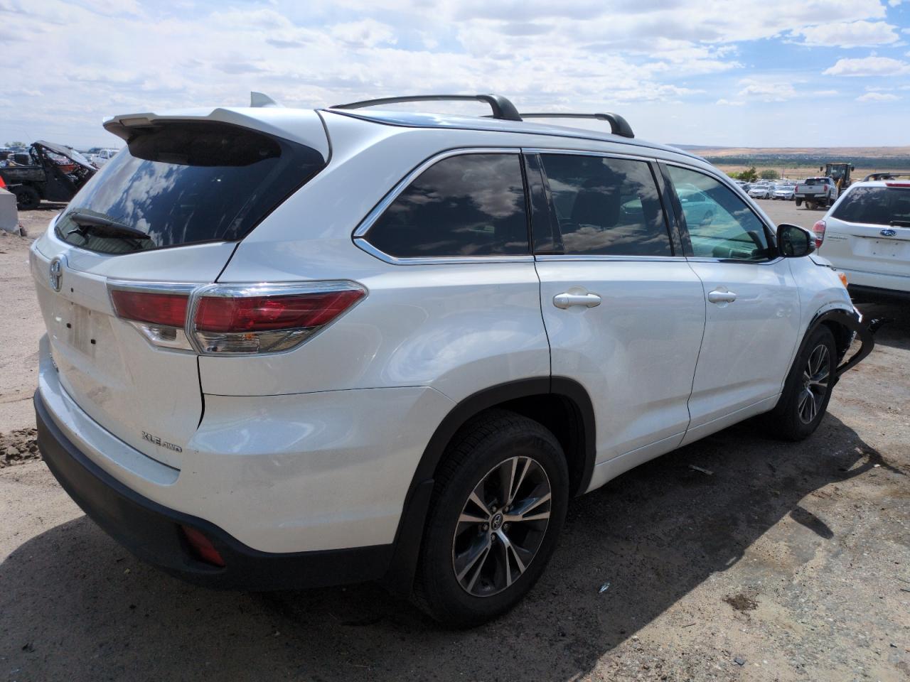 2016 Toyota Highlander Xle - Image 3