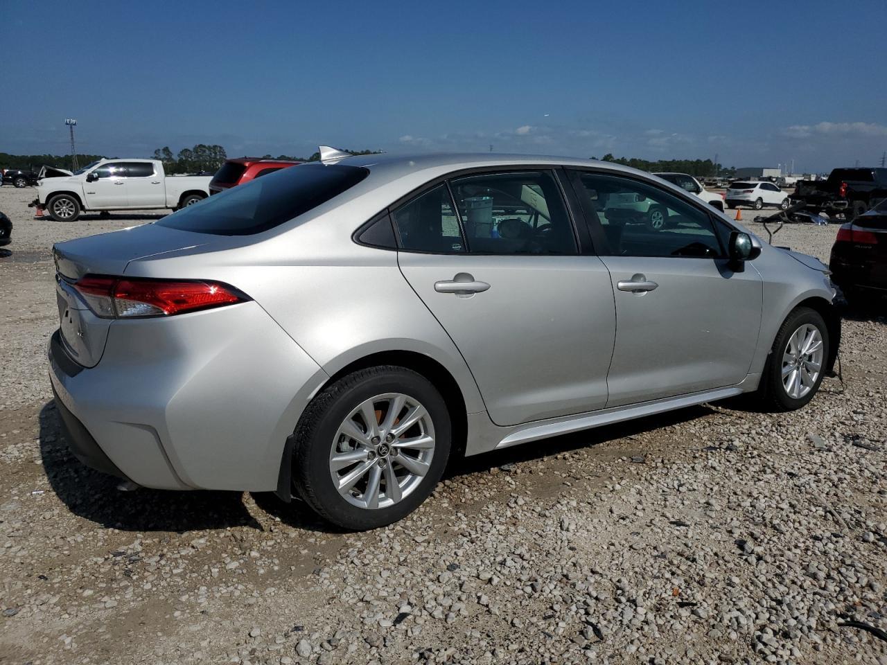 2025 Toyota Corolla Le - Фото 3