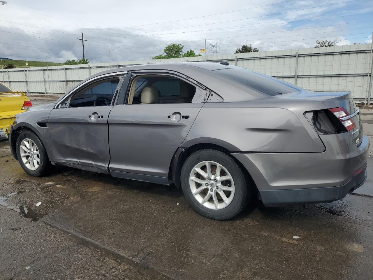 2014 Ford Taurus Se - Фото 2
