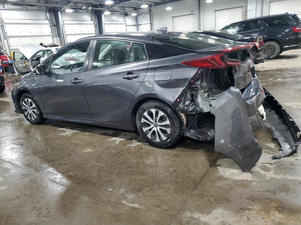 2021 Toyota Prius Prime Le - Фото 2